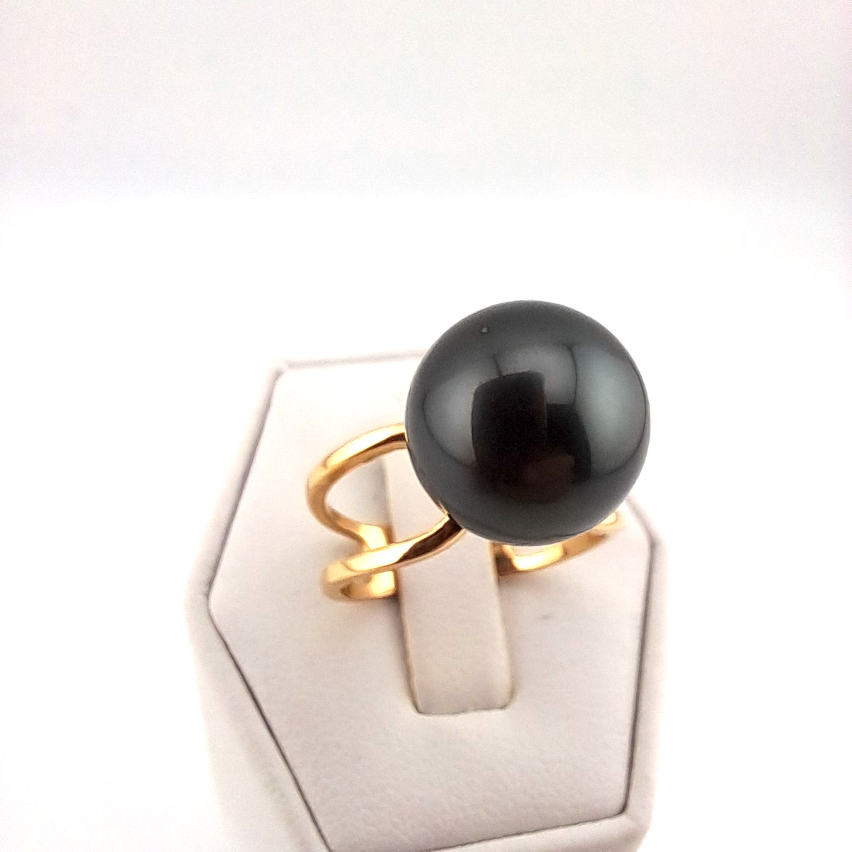 1564-3 Bague en or jaune 18 carats, 1 perle de Tahiti ronde, catégorie B , 12.9mm, gris anthracite