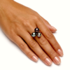 Bague en argent 925 rhodié, 3 perles de Tahiti rondes, cat. A 10.5mm bleu / cat. A 10.3mm aubergine vert / cat. A 9.2mm champagne rosé
