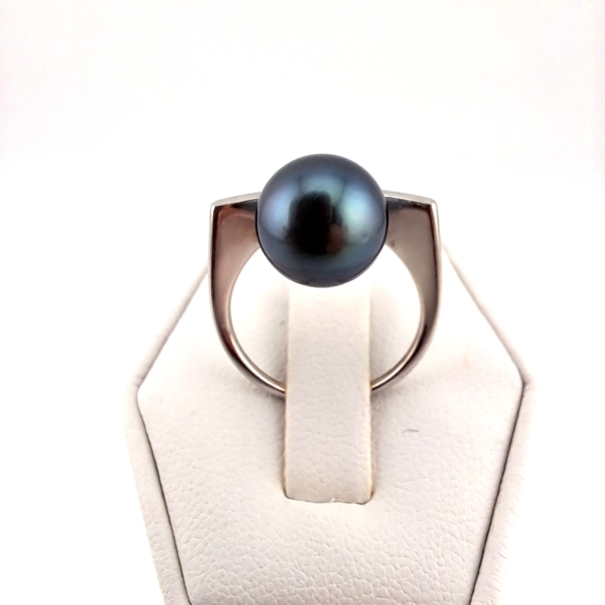 924-1 Bague en argent 925 rhodié , 1 perle de Tahiti ronde catégorie C, 9.5mm, bleu pétrole