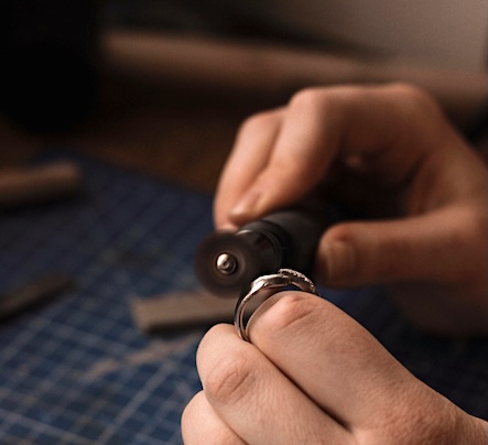 perle de Tahiti de haute qualité illustrant le choix d’un bijou rare et élégant