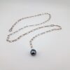 Collier chaîne mailles rectangles en argent 925 rhodié , 1 perle de Tahiti forme goutte, catégorie A, 11.8mm, bleu aubergine