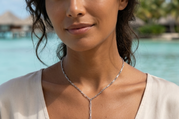 Collier chaîne mailles rectangles en argent 925 rhodié , 1 perle de Tahiti forme goutte, catégorie A, 11.8mm, bleu aubergine