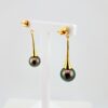 Boucles d'oreilles 'cone' en plaqué or, 2 perles de Tahiti rondes, catégorie B, 9.8/9.7mm, peacock - vue dos