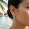 Boucles d'oreilles en or blanc 18 carats, 2 perles de Tahiti rondes, catégories A/C, 10.3mm, gris bleu