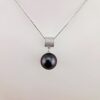 Pendentif argent rhodié zircons "tube", 1 perle de Tahiti ronde A 13mm noir aubergine