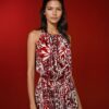 Robe longue KILIA, légère et faite main, aux motifs tropicaux. Création exclusive COCOBLANC, disponible à Moorea, en Polynésie française.