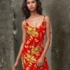 Robe longue SANTALE, légère et faite main, aux motifs tropicaux. Création exclusive COCOBLANC, disponible à Moorea, en Polynésie française.