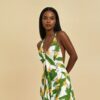 Robe COCO faite main – élégance tropicale et coupe fluide. Création exclusive COCOBLANC à découvrir à Moorea, Polynésie française.