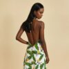 Robe COCO faite main – élégance tropicale et coupe fluide. Création exclusive COCOBLANC à découvrir à Moorea, Polynésie française.