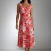 Robe longue HELENA, légère et faite main, aux motifs tropicaux. Création exclusive COCOBLANC, disponible à Moorea, en Polynésie française.
